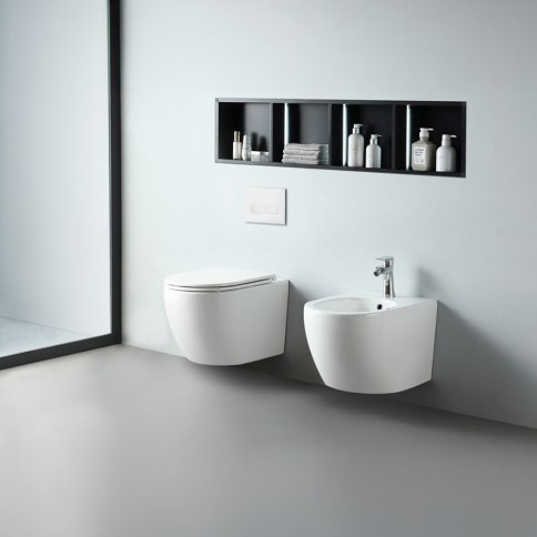 Wc sospeso serie cover rimelss con sedile e fissaggio althea