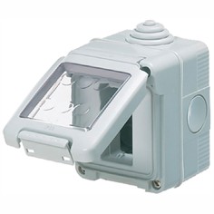 Contenitore per apparecchi system gewiss 3 posti.  dimensioni esterne 99x82x65 mm.