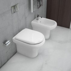 Sanitari filomuro bianco lucido con sedile compact rak ceramics
