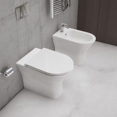 Sanitari filomuro bianco lucido con sedile resort rak ceramics